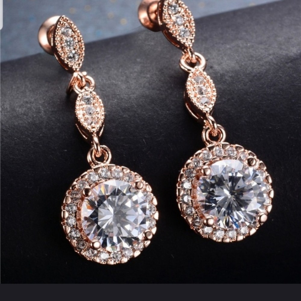 Insanely Gorgeous!! ROSE GOLD CZ Dangle earrings - Picture 2 of 8